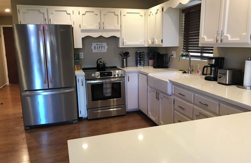 Munds Park Cabin | Modern Mountain Chalet Backing the National Forest/Pet Friendly