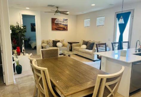Waddell House | Modern Private Casita Close to Zoo-Casino-Stadium