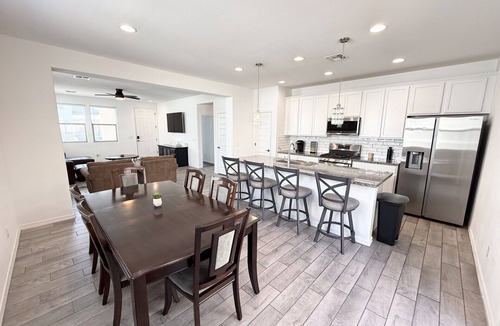 Surprise House | Modern Retreat - Pool - Fire Pit - Near Lake - Surprise Stadium - Near Sports