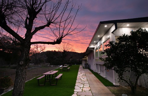 Three Rivers House | Modern Riverfront Retreat w/Arcade, Golf, & Pool Table