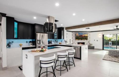 Mereway Manor House | Modern Roose-Private Pool-In Old Town Scottsdale