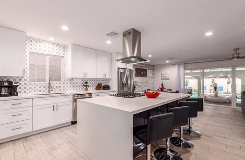 Park Scottsdale One House | Modern Scottsdale Home w/HEATED Pool and Hot Tub minutes to Old Town