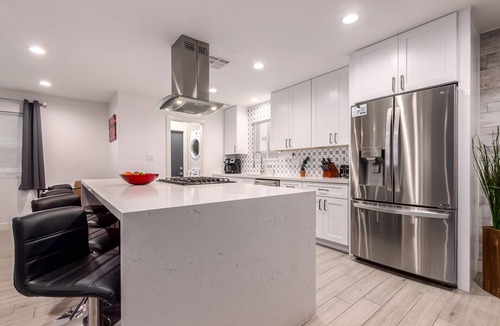 Park Scottsdale One House | Modern Scottsdale Home w/HEATED Pool and Hot Tub minutes to Old Town