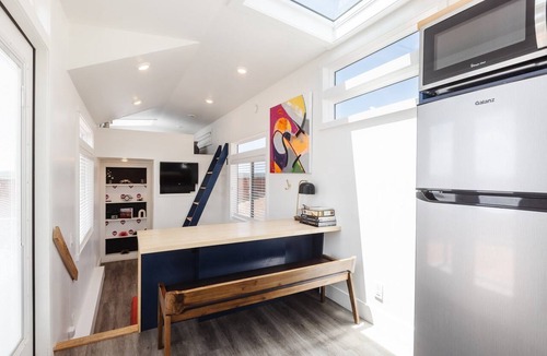 Apple Valley House | Modern tiny home near Zion | Private Deck | Views