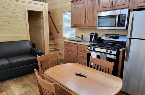 Valle Cabin | Modern Tiny Home Retreat with Stunning Stargazing Views in Williams, Arizona