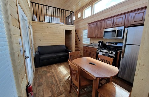 Valle Cabin | Modern Tiny Home Retreat with Stunning Stargazing Views in Williams, Arizona