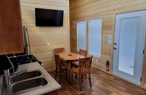 Valle Cabin | Modern Tiny Home Retreat with Stunning Stargazing Views in Williams, Arizona