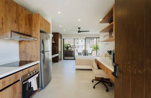 Santa Maria Huatulco Condo | Modern Top Floor Studio/Santa Cruz/Min`s to Beach