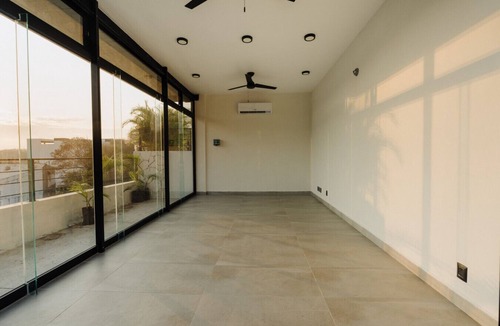 Santa Maria Huatulco Condo | Modern Top Floor Studio/Santa Cruz/Min`s to Beach