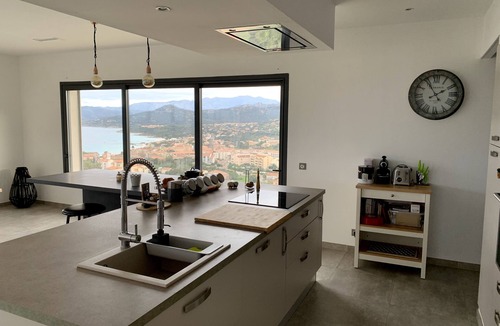 L'Ile-Rousse House | Modern villa with sea and mountain views 600m from the city center
