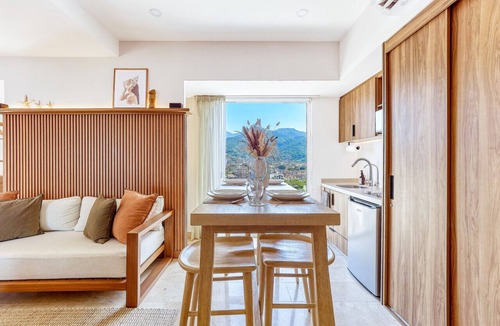 Las Glorias Apartment | Moikkarentals | Beachfront Studio Harbor171 PV