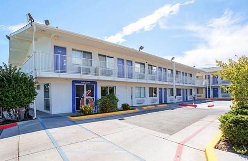 Prescott Hotel | Motel 6-Prescott, AZ
