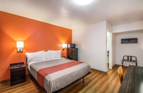 Youngtown Hotel | Motel 6 Youngtown, AZ - Phoenix - Sun City
