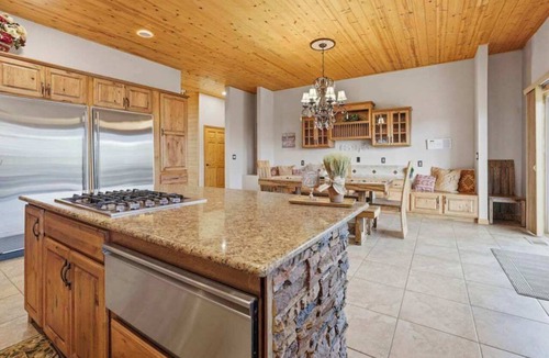 Williamson House | Mountain Lodge Retreat | Hot Tub Game Rooms Sleeps Large
