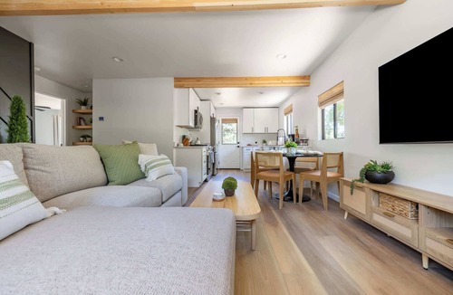 Flagstaff House | Mountain Magnolia with Hot Tub