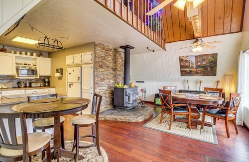Pinetop Cabin | Mountain-View Cabin in Pinetop w/Fire Pit & Yard