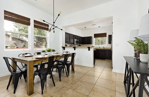 Flagstaff House | Mountain View with Hot Tub/AC nestled in the pines