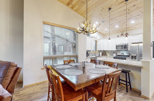 Torreon House | Mountain Views, Cozy Comfort, and Snowbird Bliss – Your Perfect Show Low Getaway
