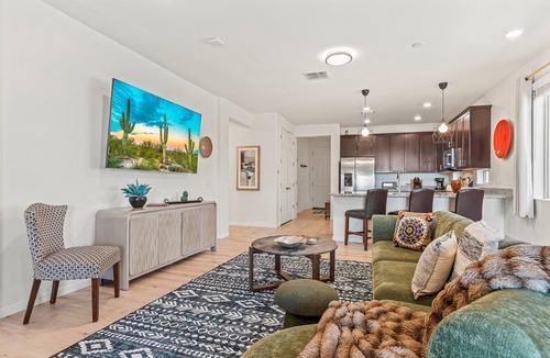 Casas Adobes House | Mountain Views! Spacious 5BR Home w/Park Access