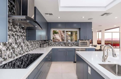 Lincoln Heights House | Mountain Views+City Views+Heated Pool+Luxury