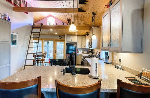 Jerome Apartment | Mrs Garcia's Getaway w/Gorgeous Red Rock Views!