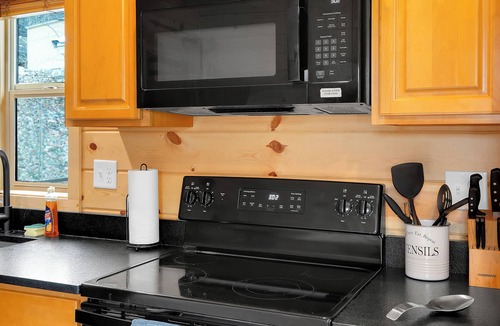 Summerhaven Cabin | Mt. Lemmon Hotel Pet Friendly Cabin #3