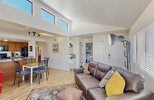 Tucson Condo | Mtn-View Condo w/Resort Amenities in Tucson!