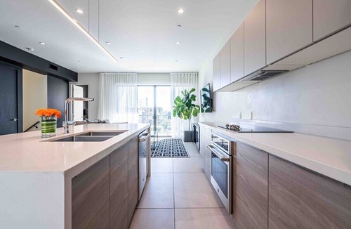 Entertainment District Apartment | MZLUX Luxury Townhouse in Downtown Scottsdale