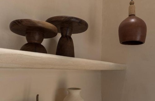 Zona Centro Apartment | Narrativ Lofts - Lira - Mid Century Cozy Retreat