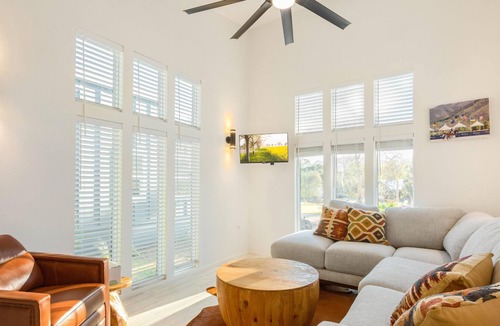 Temecula Cabin | Native Falls Cabin (1BR Modern) - 1 bedroom, 1 bath Deluxe Cabin