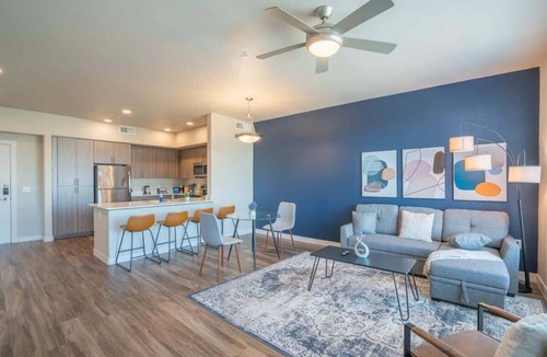 Tempe Apartment | Near TPC & DT Tempe | Pool,Gym,Balcony,W/D,Parking