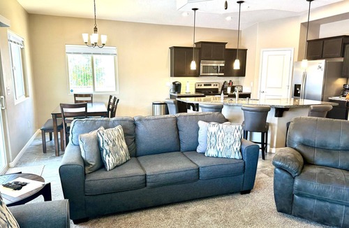 Mesquite House | Nevada Nights Villa by Mesquite Vacation Rentals with Putting Green & Pool!