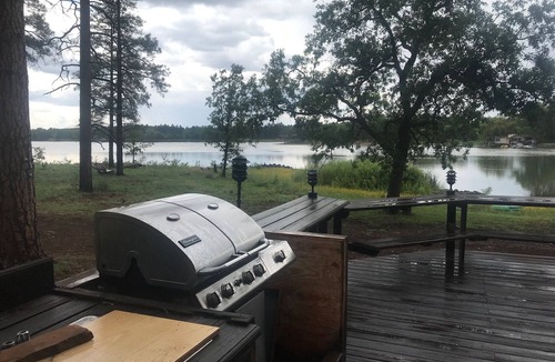 Pinetop-Lakeside Cabin | NEW! 4 Acre Lakefront Cabin in the Tall Pines