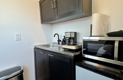 Garfield Apartment | New City Loft Cozy With Backyard Unit C