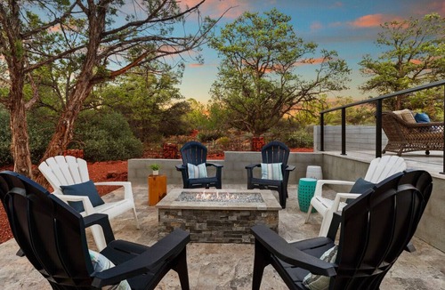 West Sedona Apartment | NEW! heated pool/spa, fire pit, stargazing