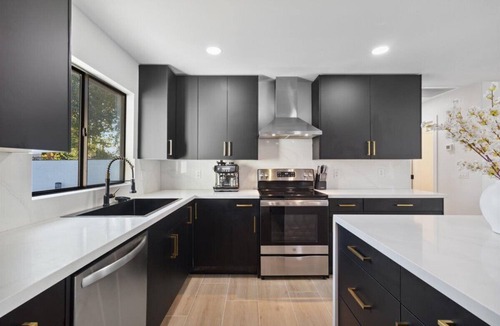 Parque Vista Estates House | -New- Highly Upgraded in Paradise Valley Village