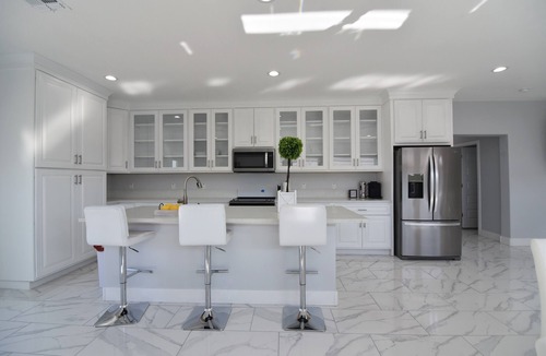 Villa De Paz House | NEW Modern Home! 7 mins from SBLVll!