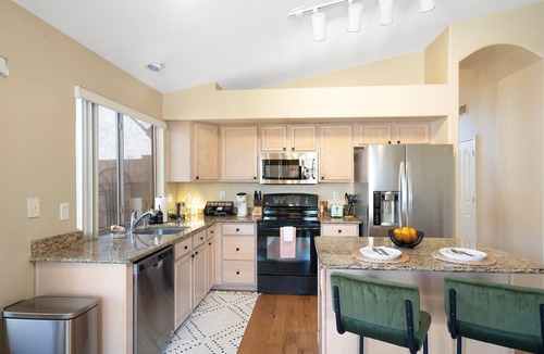 Desert Ridge House | !NEW! POOL+ Pet Friendly 3BR! Modern Family Oasis