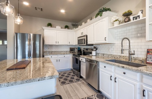 Alta Vista Estates House | New pool Remodel sleeps up to 14