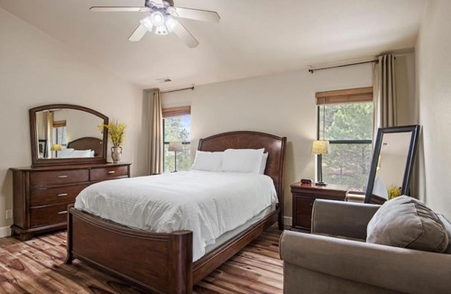 Ponderosa Trails House | NEW Putting Green Blue Sky Getaway