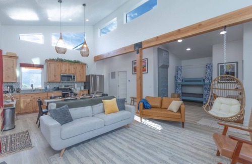 Glendale House | NEW Star Dome Adventure Retreat | Hot Tub Climbing Hammocks EV Ready