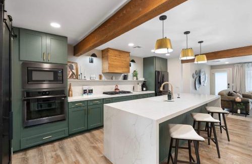 Cox Heights House | NEW The Palmera - Updated 4BR with Private Pool