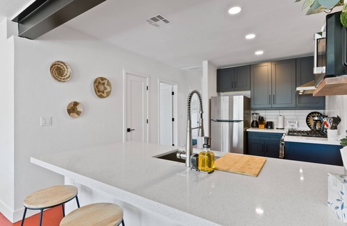 Encanto Condo | Newer, Modern, Work Friendly 2 Bedroom Condo near Downtown PHX