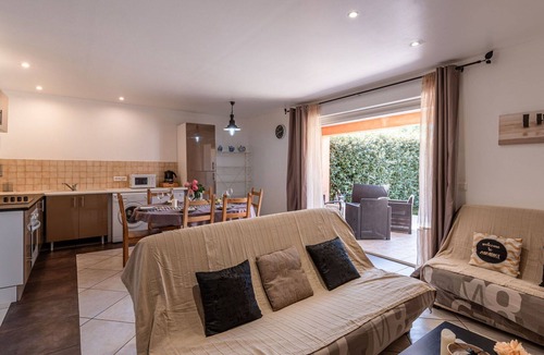 Morta Villa | Nice apartment in villa for 7 guests with pool, WIFI, A/C, TV and terrace