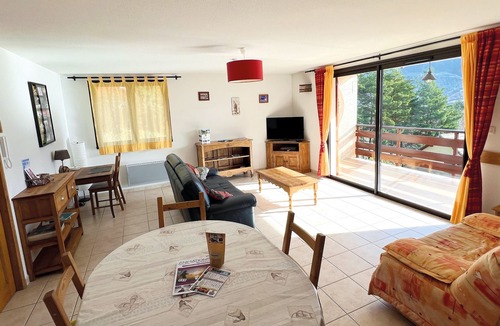 Embrun Apartment | Nice flat. 2 bedrooms - Embrun - panoramic view - close to ski resorts and lake