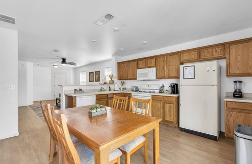 Casas Adobes House | Northwest Tucson Retreat | BBQ & Family-Friendly
