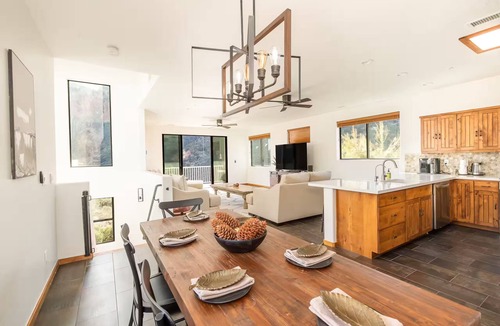 Sedona House | Oak Creek Overlook: Views, Game Room, Gym