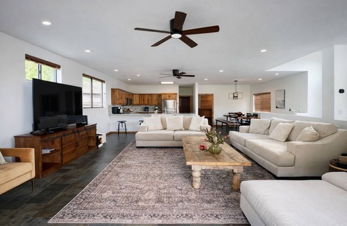 Sedona House | Oak Creek Overlook: Views, Game Room, Gym