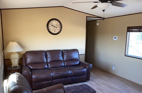 Pahrump House | Oakridge - ADVENTURE BASE CAMP near Death Valley