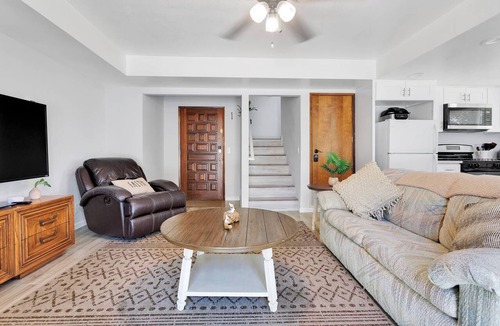 Victorville Condo | Oasis Condo on the fairway; fast WiFi, smart TVs, spectacular golf course views
